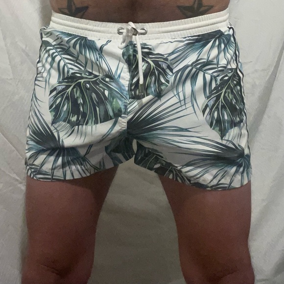 Zara Swim Trunk with Palm Leaves Detail - Picture 7 of 8